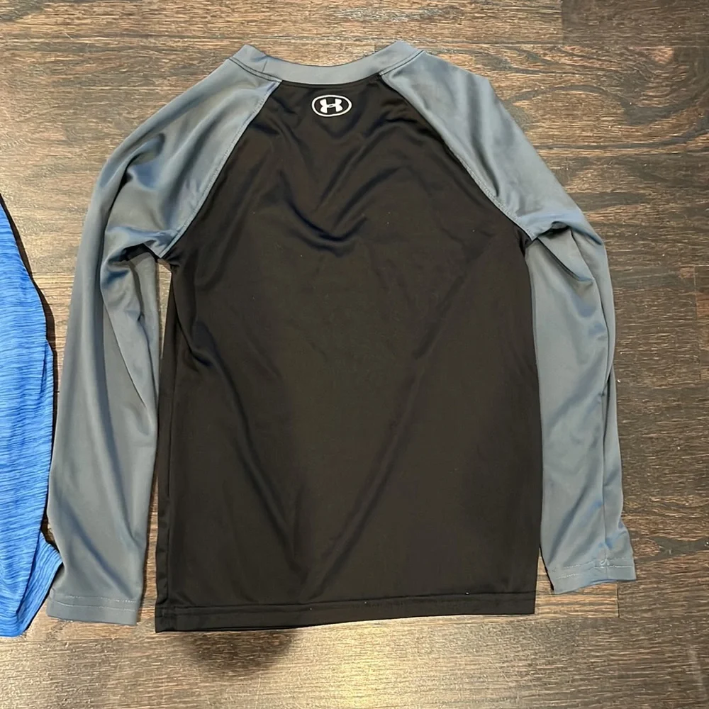 Boys under armour shirts - Picture 5 of 6